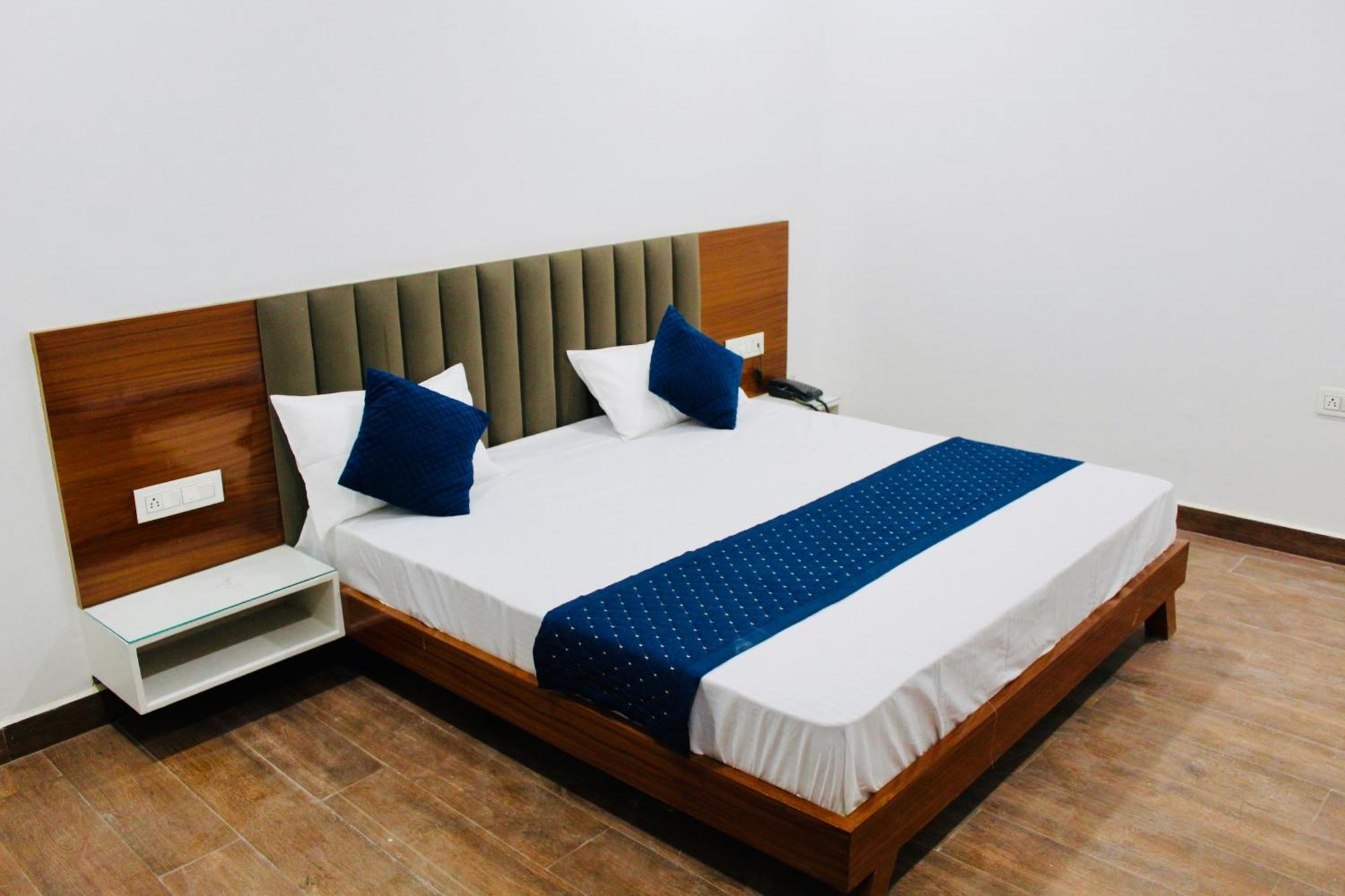 The Loya Hotel Muktsar Ngoại thất bức ảnh