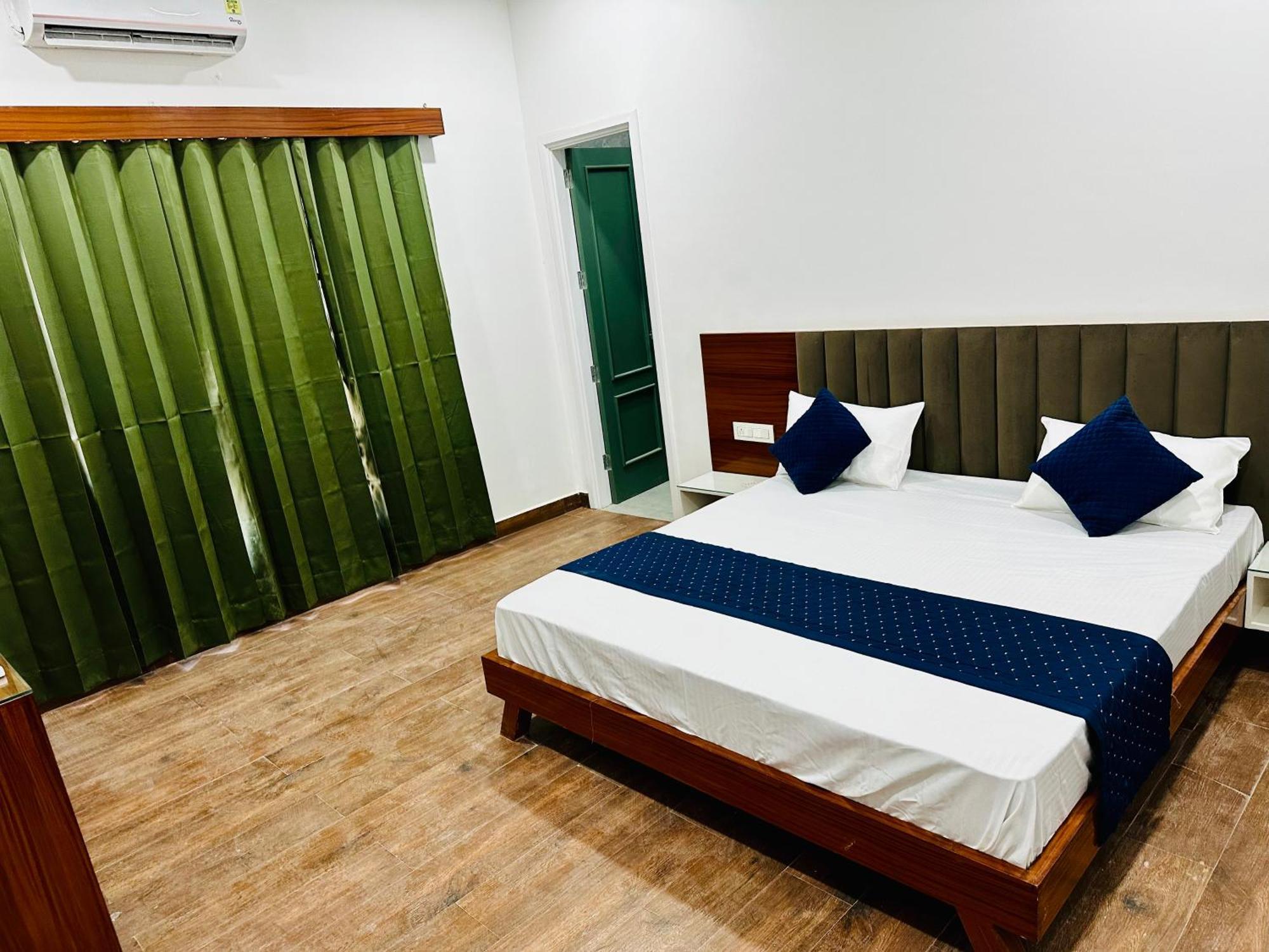 The Loya Hotel Muktsar Ngoại thất bức ảnh