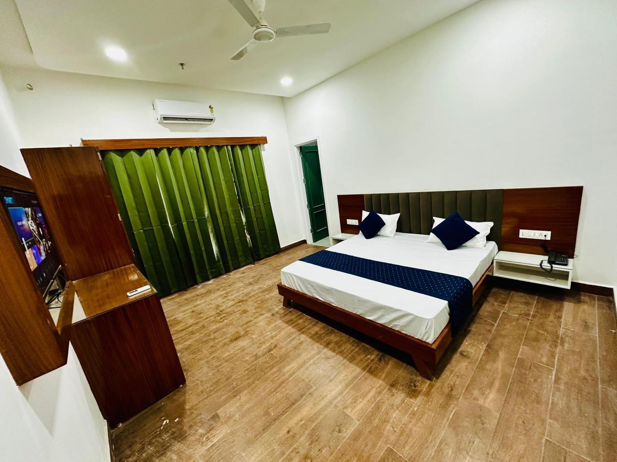 The Loya Hotel Muktsar Ngoại thất bức ảnh