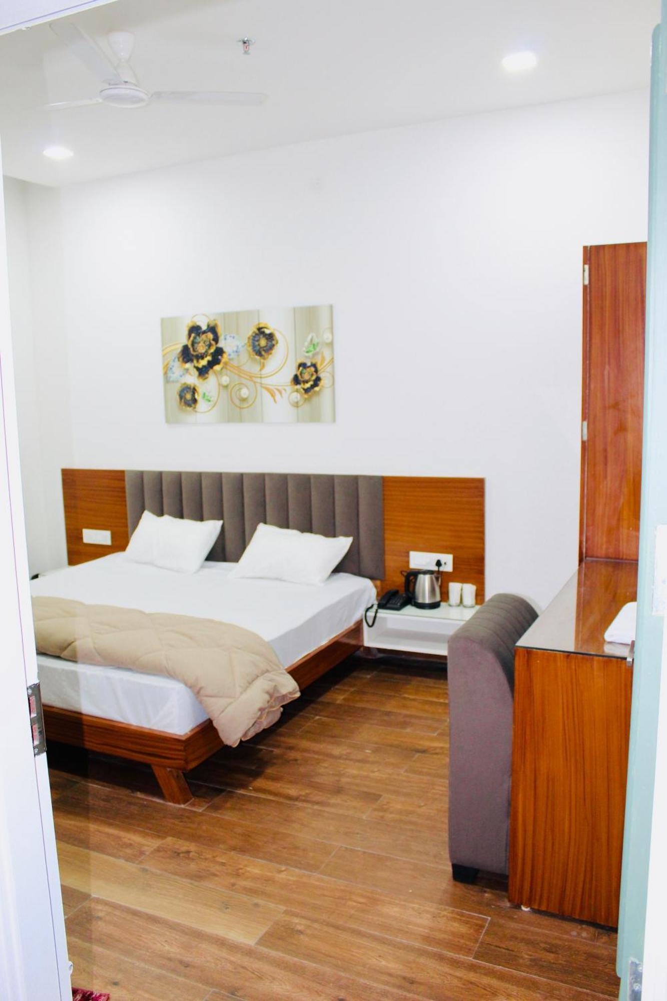The Loya Hotel Muktsar Ngoại thất bức ảnh