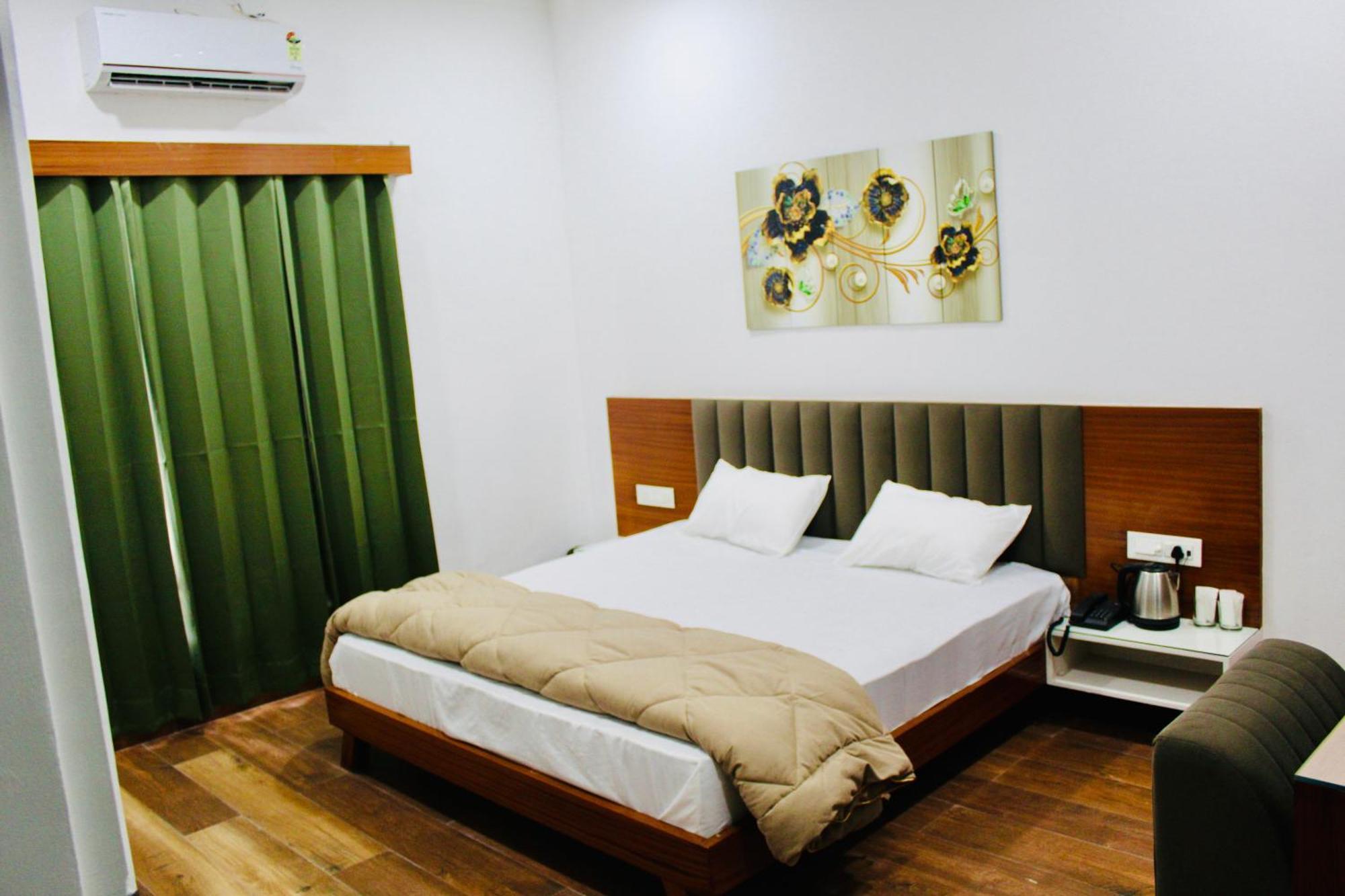 The Loya Hotel Muktsar Ngoại thất bức ảnh